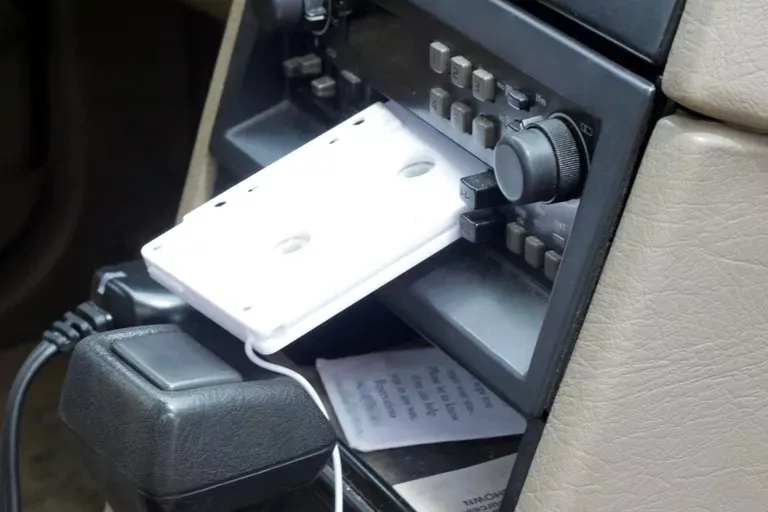Adaptadores de cassette para coches: Cómo funcionan y cómo usarlos