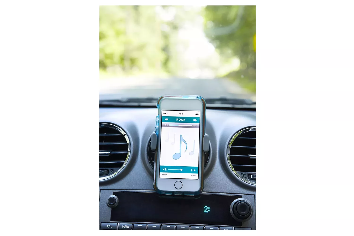 Guía de conexión básica y avanzada del iPod en el coche