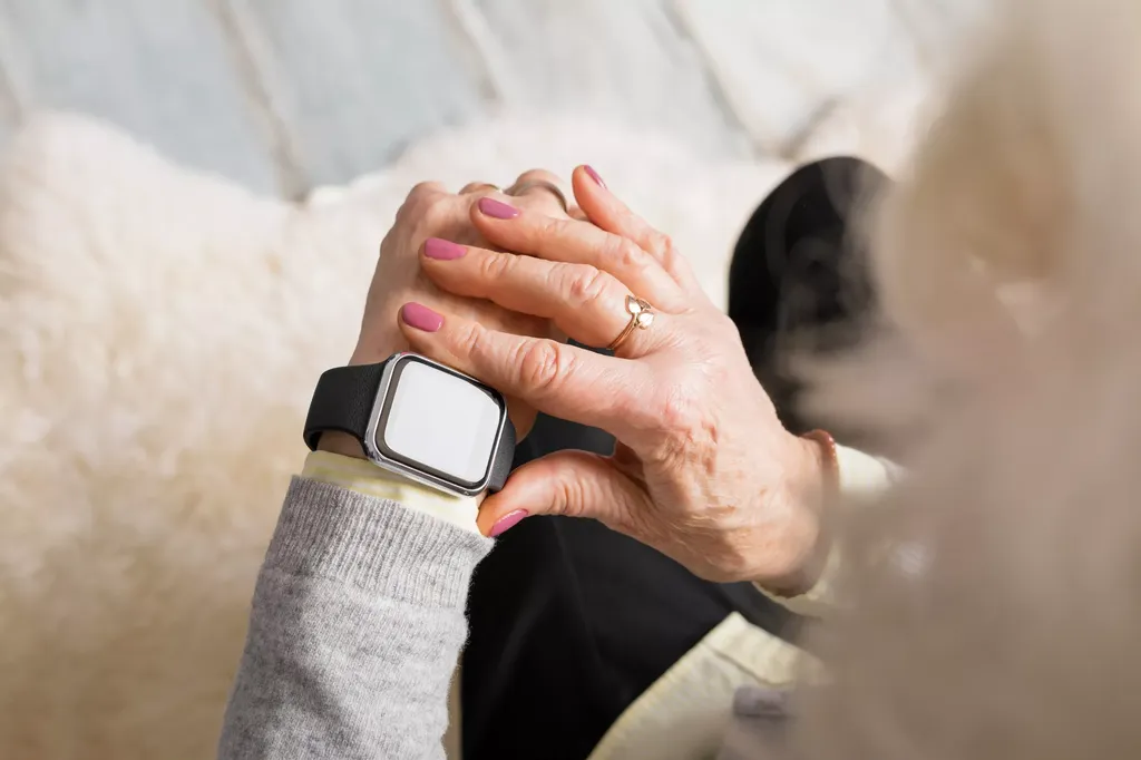 Cómo el Apple Watch puede ayudar a mantener la seguridad de los mayores - 115 - octubre 10, 2021