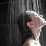 15 beneficios de las duchas frías que todo hombre debería experimentar