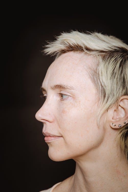 Significado del piercing en la oreja izquierda de una mujer - 47 - mayo 2, 2022
