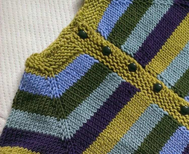 14 Adorables patrones de tejido de suéter de bebé - 31 - junio 16, 2022