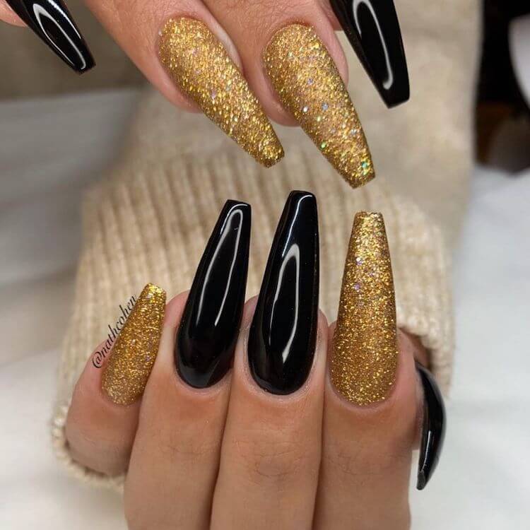 16 Diseños de uñas negros y dorados absolutamente hermosos - 17 - julio 6, 2022