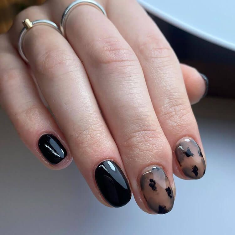 17 Diseños glamorosos de uñas negras para todas las ocasiones - 3 - julio 4, 2022