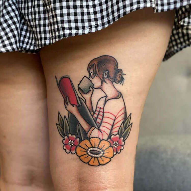 22 ideas geniales de tatuaje de libros para mujeres - mamá tiene las cosas - 13 - julio 4, 2022