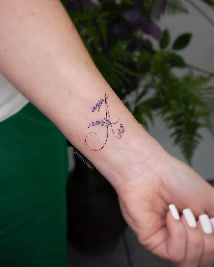 24 Hermosas ideas de primeros tatuajes para mujeres - 13 - julio 4, 2022
