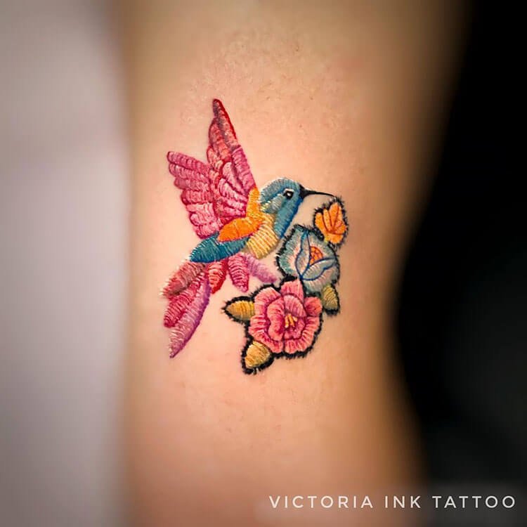 18 Tatuajes de colibríes para provocar alegría en tu vida - 23 - julio 4, 2022