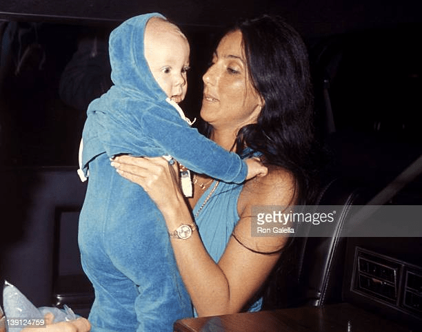 ¿Quién es el hijo de Cher, Elijah Blue Allman? Su carrera, esposa, patrimonio neto - 9 - junio 27, 2022