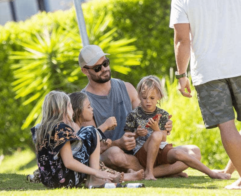 Chris Hemsworth - Altura, edad, bio, patrimonio neto, esposa, hija - 7 - junio 8, 2022