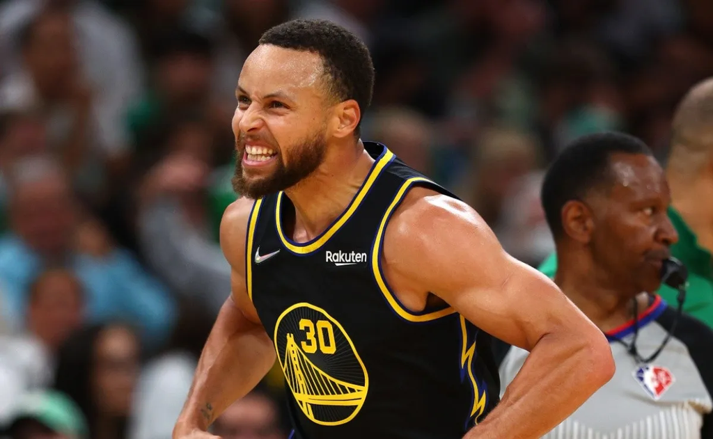 El jugador mejor pagado de la NBA: Steph Curry - 3 - junio 11, 2022