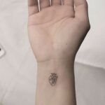 20 ideas de tatuaje lindas y pequeñas para mujeres