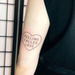 20 Ideas de tatuaje de citas simples para mujeres