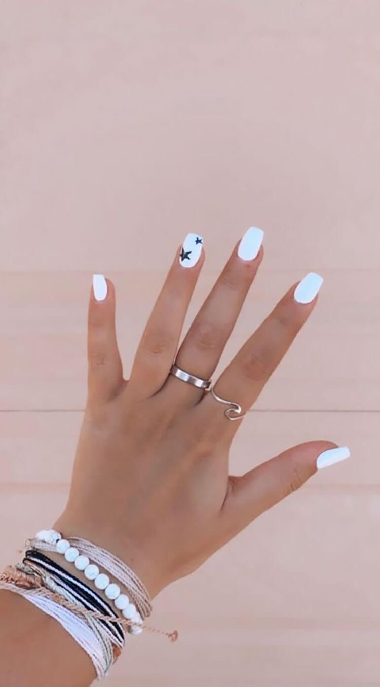 19 Hermosas ideas de diseño de uñas blancas - 11 - julio 6, 2022