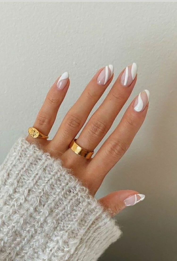 19 Hermosas ideas de diseño de uñas blancas - 15 - julio 6, 2022