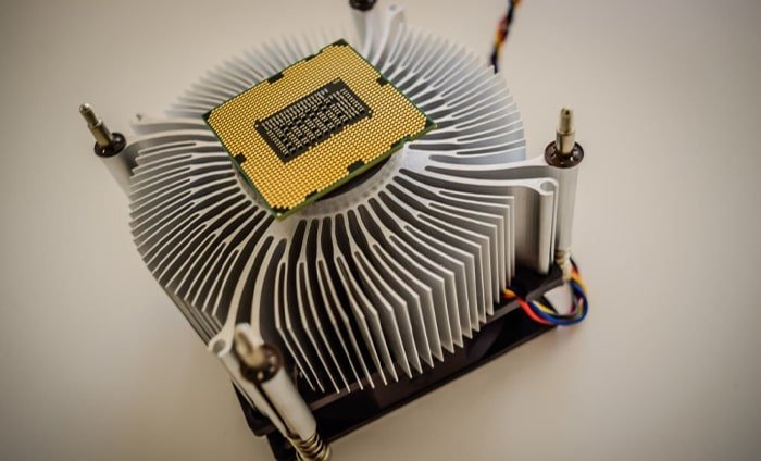 ¿Cómo eliminar un enfriador de CPU de la placa base? - 19 - octubre 13, 2022