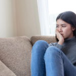 15 Signos de desapego emocional (y qué hacer con respecto a la desconexión)