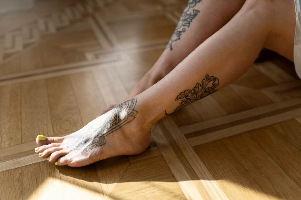20 Hermosas ideas de tatuaje de piernas para mujeres - 3 - octubre 9, 2022