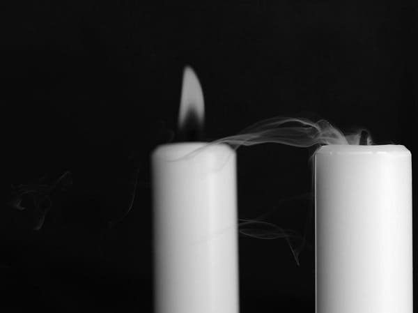 ¿Qué significa cuando la vela se consume sin derramar cera? - 17 - noviembre 14, 2022