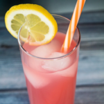 El nuevo sabor a hielo de Smirnoff es una limonada rosa