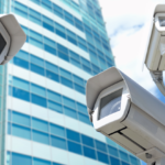 Use una cámara web antigua para monitorear su propiedad