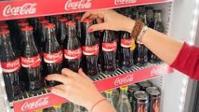 ¿Cuánto factura Coca-Cola al año?
