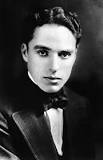 ¿Dónde y cómo es que fue la infancia de Charles Chaplin?