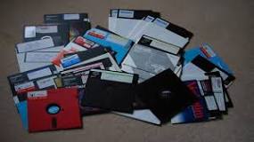¿Cuándo se creó el disquete 3 1 2?