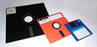 ¿Cuánto mide un disquete 3 1 2?