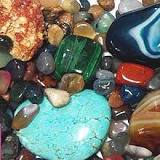 ¿Cuáles son las piedras bellas y semipreciosas?