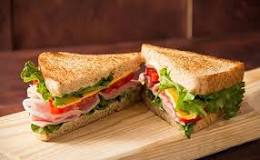 ¿Cuánto engorda un Sandwich de panecillo integral?
