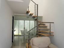 ¿Qué anchura mínima deben tener las escaleras?