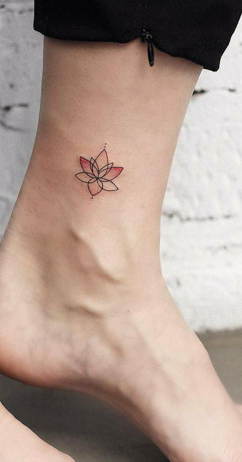 Tatuaje de flor de loto: ¡significado y diseños de tomar el aliento! - 25 - enero 24, 2023