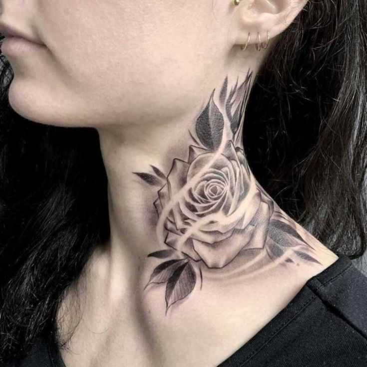 Echa un vistazo a 65 imágenes de tatuajes en el cuello femenino - 99 - enero 24, 2023