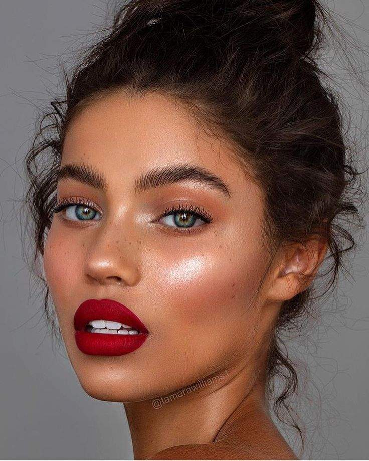 Maquillaje con labial rojo: ¡cómo usar el color en los labios! - 23 - enero 23, 2023