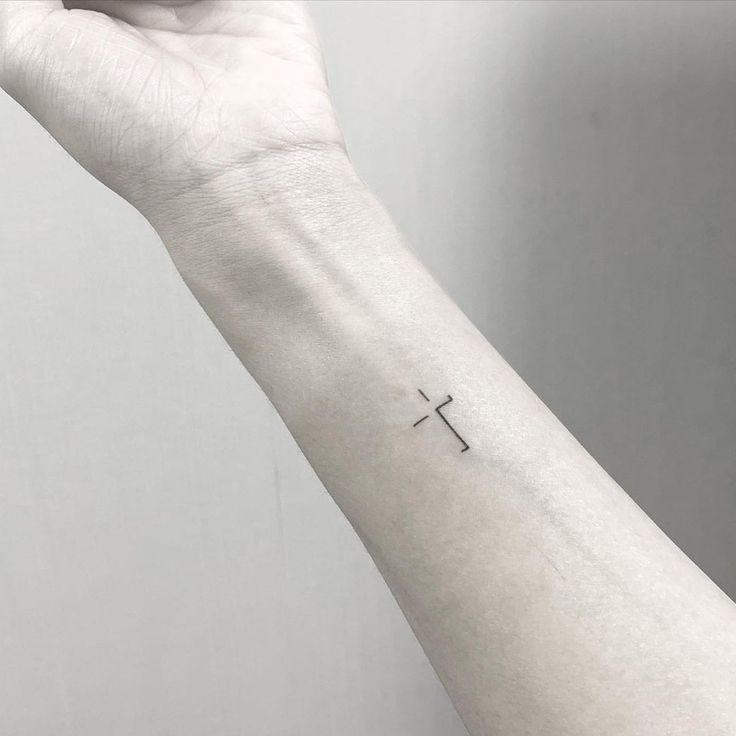 Tatuaje de cruz: mira diseños que reflejan fe y esperanza - 31 - enero 25, 2023