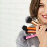 ¿Cómo limpiar tu pincel de maquillaje de manera rápida y efectiva?