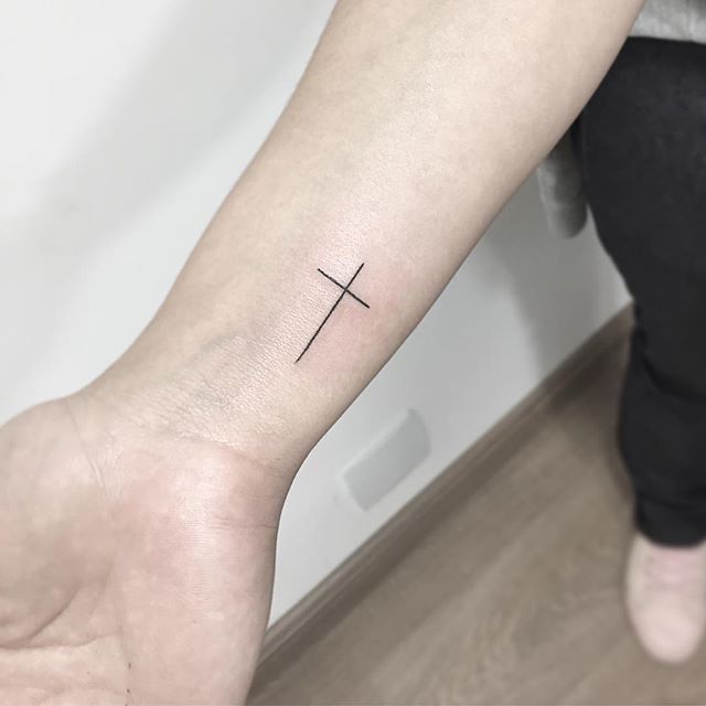 Tatuaje de cruz: mira diseños que reflejan fe y esperanza - 33 - enero 25, 2023