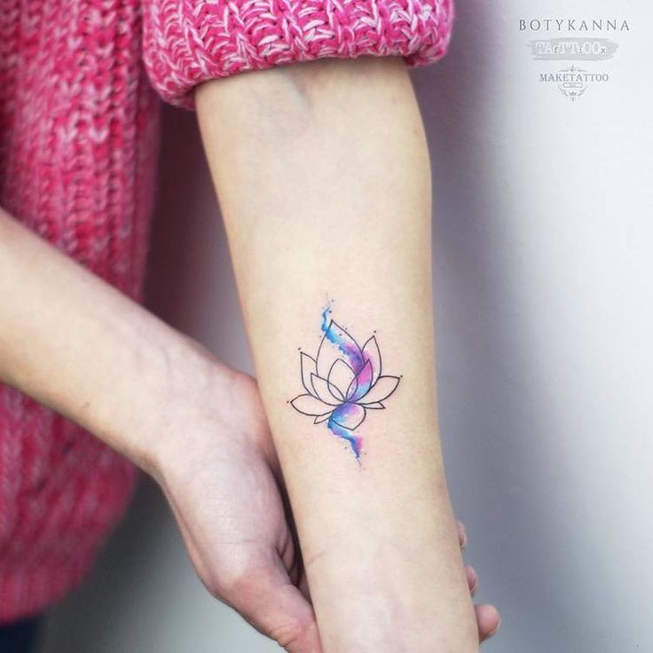 Tatuaje de flor de loto: ¡significado y diseños de tomar el aliento! - 35 - enero 24, 2023