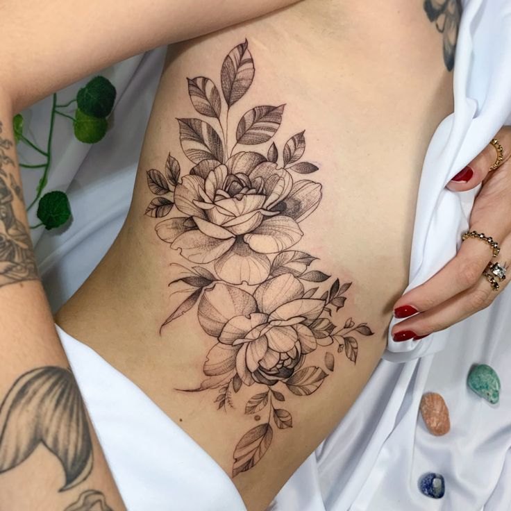 Tatuaje de flor: conoce sus significados y mira 81 ideas - 89 - enero 24, 2023