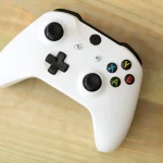 ¿Cargar un control de Xbox One con cargador de celular?