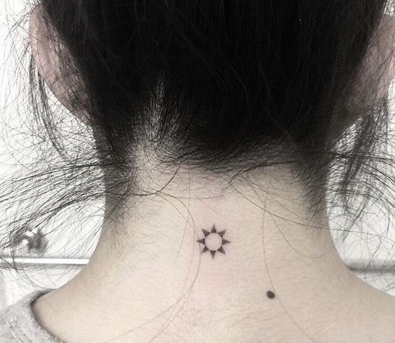 Echa un vistazo a 65 imágenes de tatuajes en el cuello femenino - 53 - enero 24, 2023