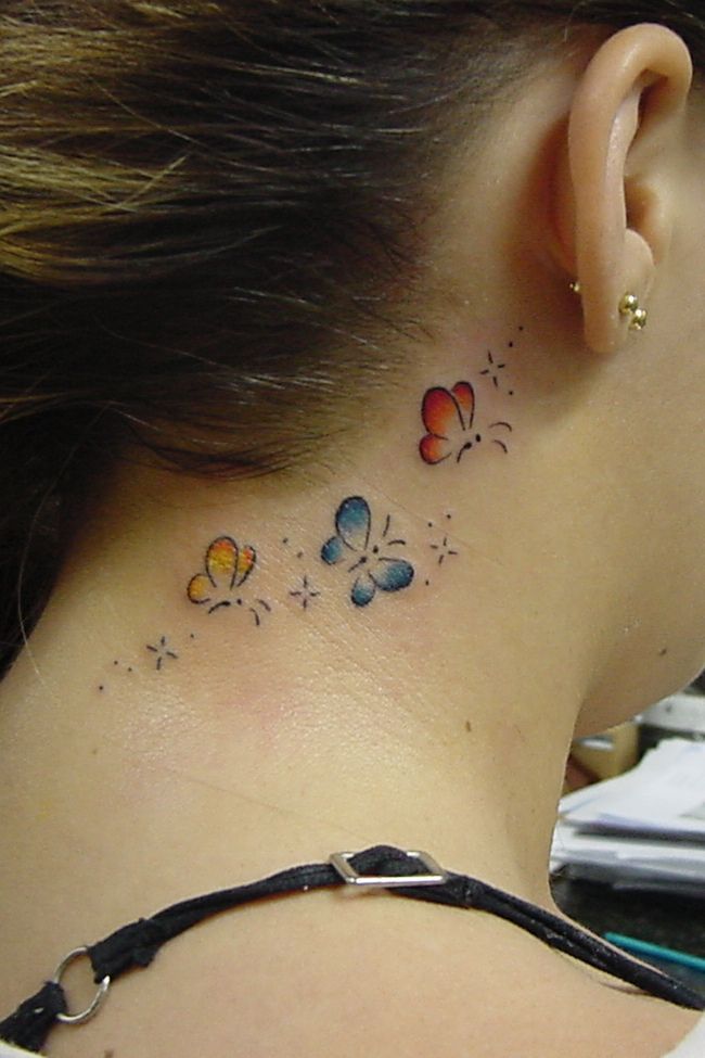 Echa un vistazo a 65 imágenes de tatuajes en el cuello femenino - 107 - enero 24, 2023