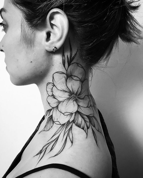 Echa un vistazo a 65 imágenes de tatuajes en el cuello femenino - 93 - enero 24, 2023