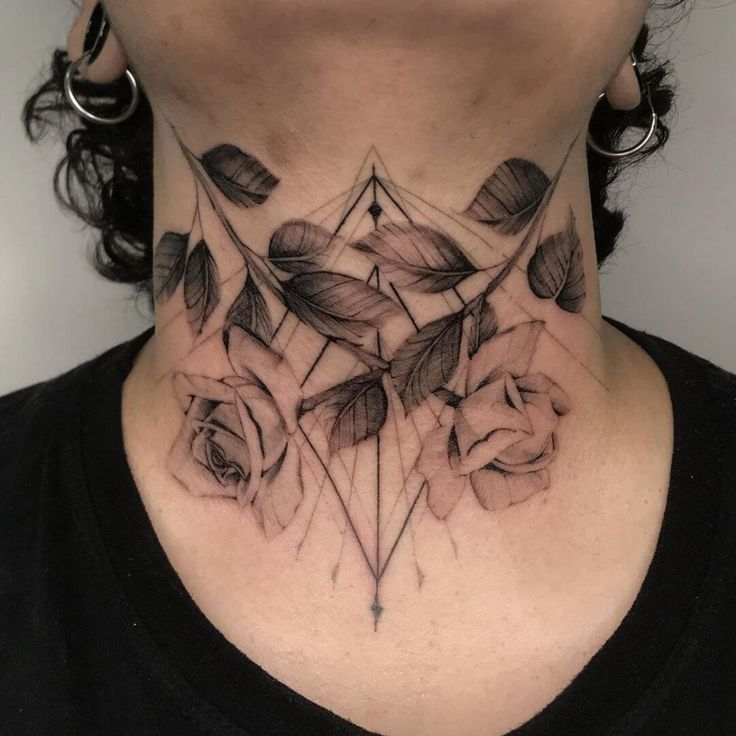Echa un vistazo a 65 imágenes de tatuajes en el cuello femenino - 101 - enero 24, 2023