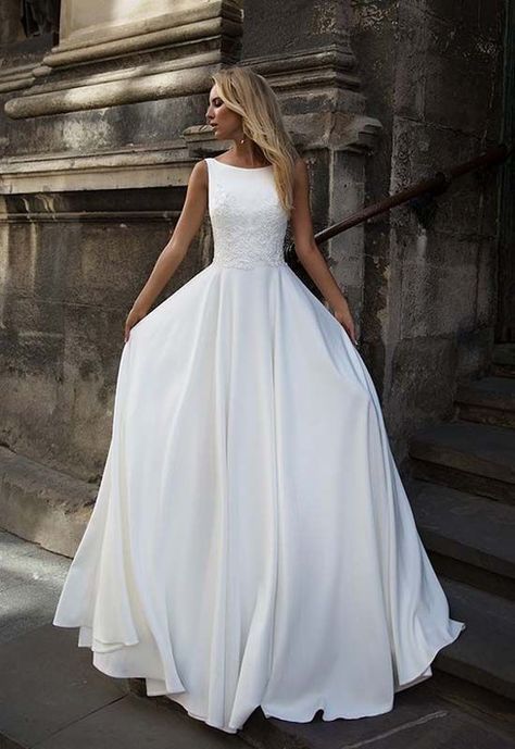 40 Vestidos de novia sencillos y elegantes para arrasar - 65 - enero 29, 2023