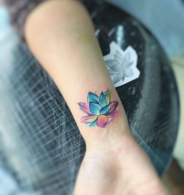 Tatuaje de flor de loto: ¡significado y diseños de tomar el aliento! - 31 - enero 24, 2023