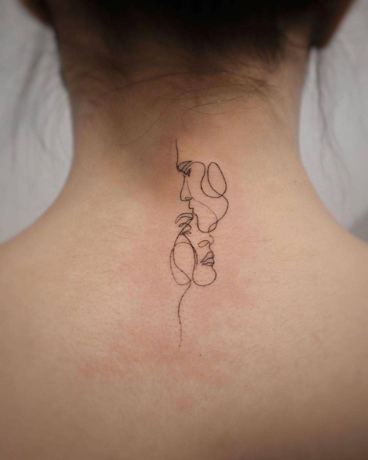 Echa un vistazo a 65 imágenes de tatuajes en el cuello femenino - 23 - enero 24, 2023