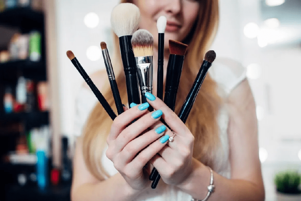 Pincel de maquillaje: ¡descubre cómo montar un kit perfecto! - 47 - enero 23, 2023