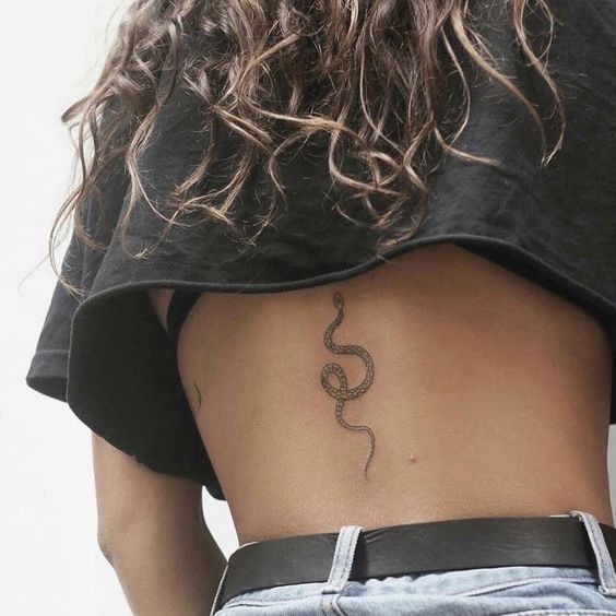 60 Inspiraciones para tatuajes femeninos en la espalda - 53 - enero 24, 2023