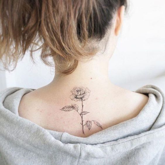 60 Inspiraciones para tatuajes femeninos en la espalda - 23 - enero 24, 2023